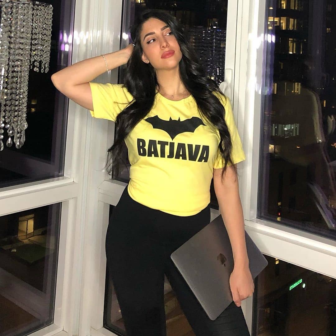 BATJAVA - Shinny Yellow Women T-Shirt for Awesome Java developers