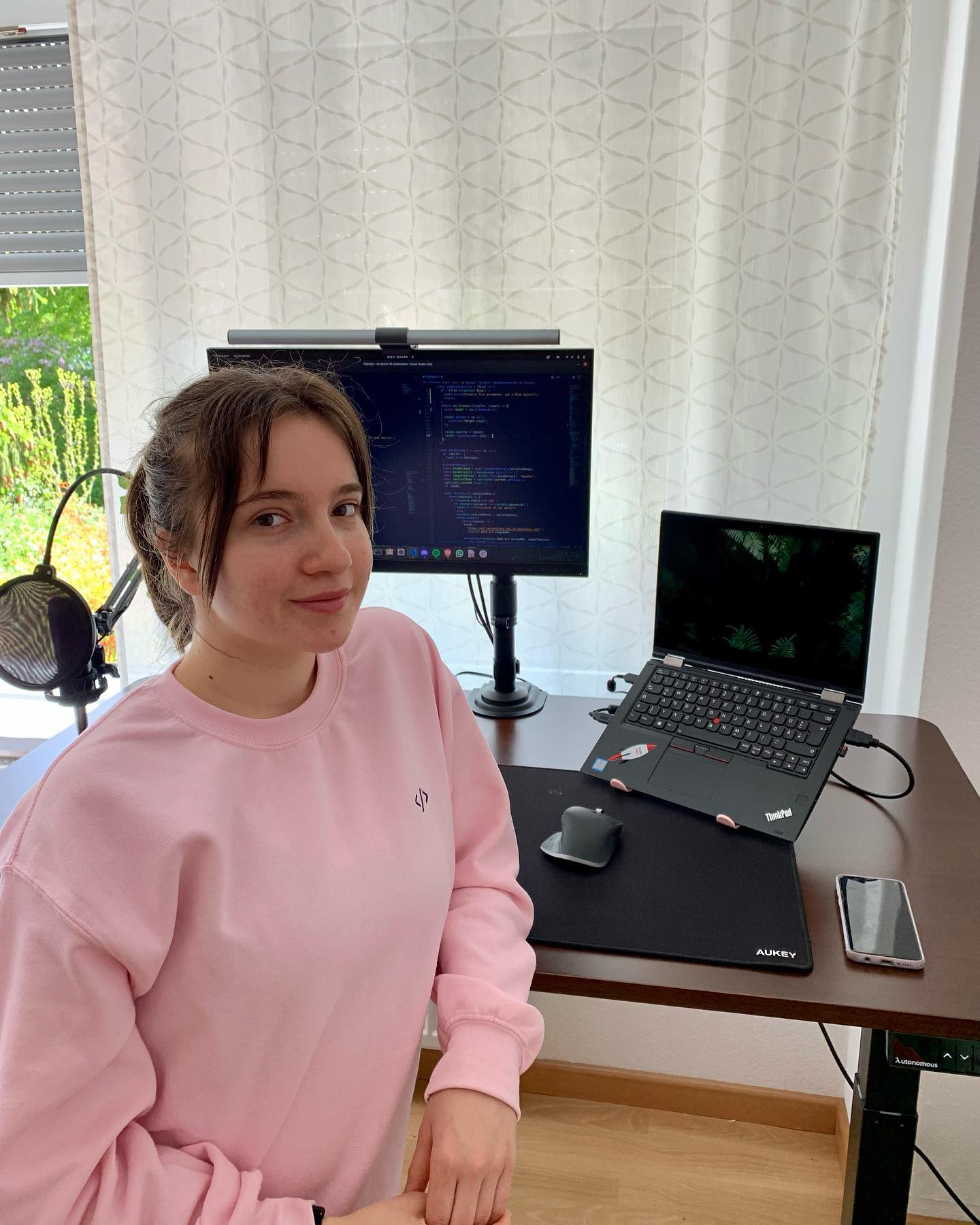 Autonomous Light Pink Embroidered Sweatshirt